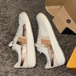 Gola Sneakers only worn once.